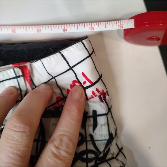 Burton Boys' Snow/Ski Pants in Red/White Name tag Graffiti Print Size XL - Picture 9 of 10